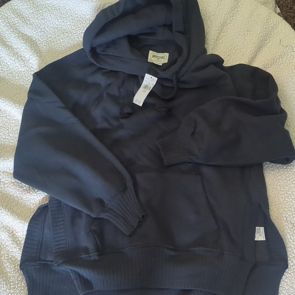 Women's American Eagle black  sweatshirt size xs ,never worn smoke free home